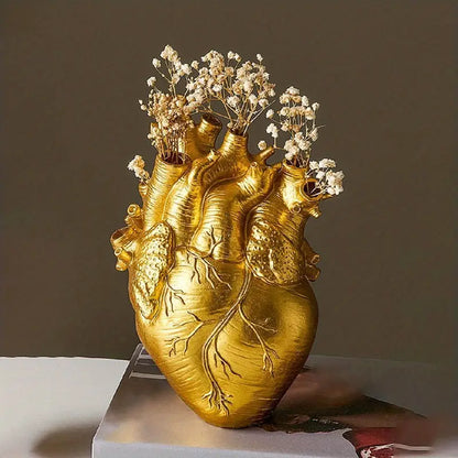 Eric - heart vase in different colors