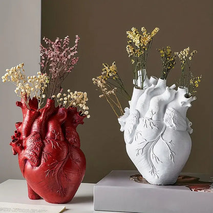 Eric - heart vase in different colors